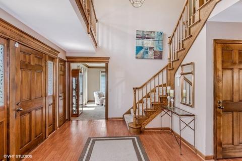 650 Red Maple Ln, Roselle, IL 60172 photo 2