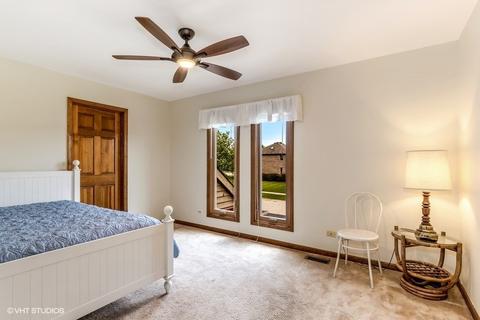 650 Red Maple Ln, Roselle, IL 60172 photo 13