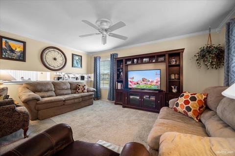711 Mariner Ct, Elgin, IL 60120 photo 4
