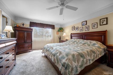 711 Mariner Ct, Elgin, IL 60120 photo 14