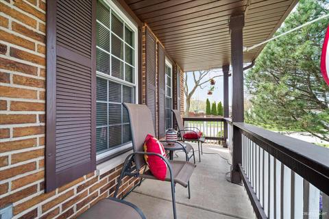 711 Mariner Ct, Elgin, IL 60120 photo 3