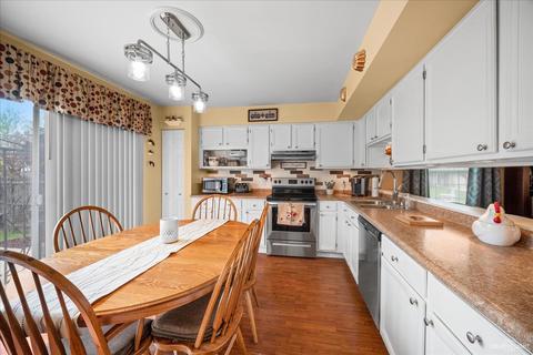 711 Mariner Ct, Elgin, IL 60120 photo 7