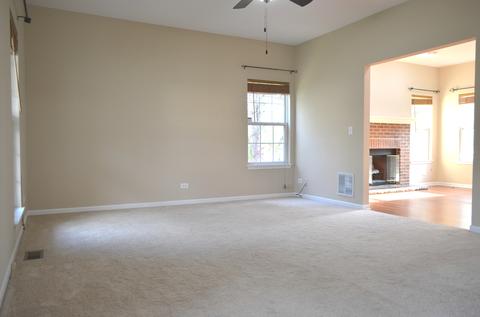 839 Teasel Ln, Aurora, IL 60504 photo 5