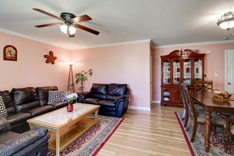 351 Maureen Dr, Wheeling, IL 60090 photo 4
