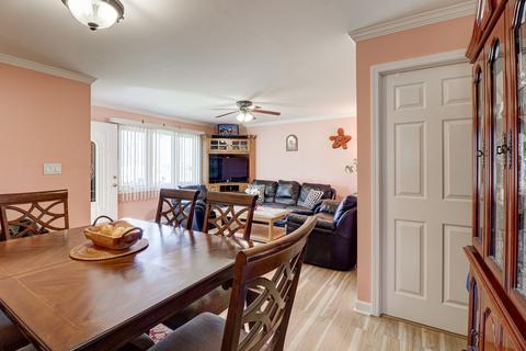 351 Maureen Dr, Wheeling, IL 60090 photo 5