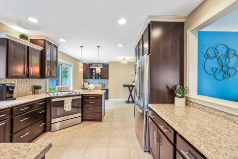 1014 Devonshire Dr, Champaign, IL 61821 photo 24