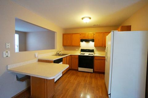 1067 Symphony Dr, Aurora, IL 60504 photo 5