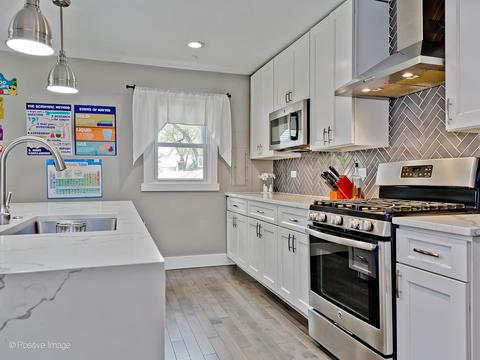 99 E Walnut Ave, Des Plaines, IL 60016 photo 10