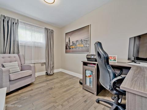 99 E Walnut Ave, Des Plaines, IL 60016 photo 17