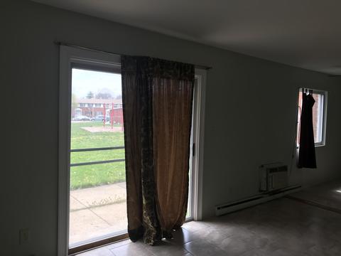 1371 Monomoy St #E2, Aurora, IL 60506 photo 2
