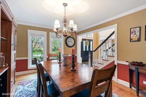 2010 Chatham Dr, Wheaton, IL 60189 photo 11