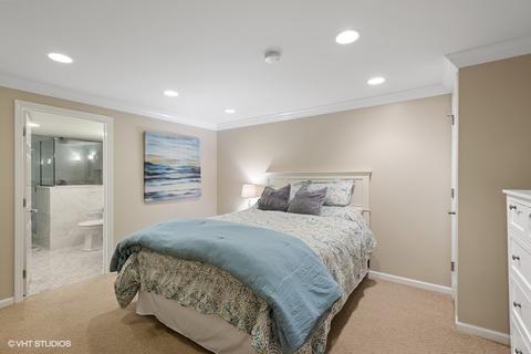 2010 Chatham Dr, Wheaton, IL 60189 photo 18