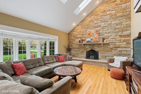 2010 Chatham Dr, Wheaton, IL 60189 photo 8