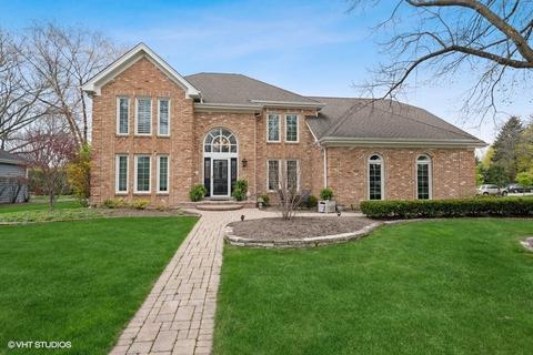 2010 Chatham Dr, Wheaton, IL 60189 photo 1