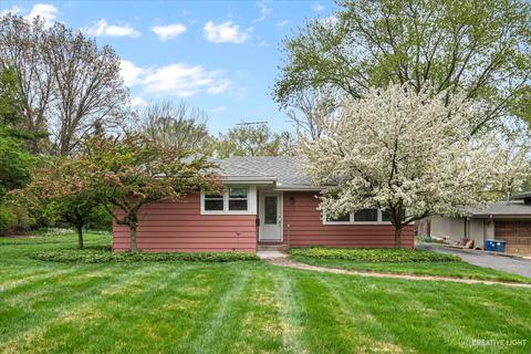 1318 Nelson Cir, Wheaton, IL 60189 photo 2