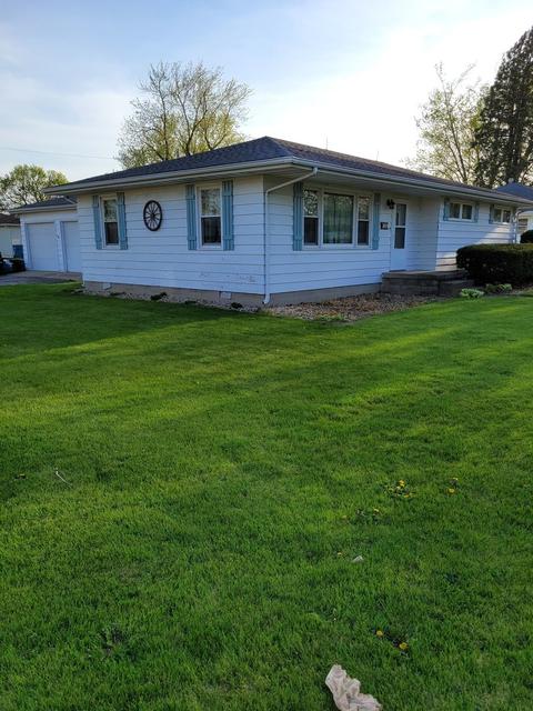 916 Warren St, Chenoa, IL 61726 photo 2