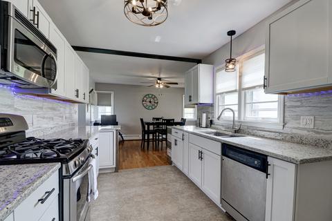 802 N Allen Ave, Mchenry, IL 60050 photo 8