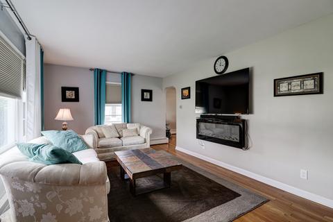 802 N Allen Ave, Mchenry, IL 60050 photo 5