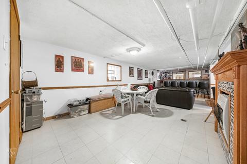 7143 S Fairfield Ave, Chicago, IL 60629 photo 11