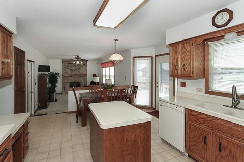 751 Falmore Dr, Bartlett, IL 60103 photo 9