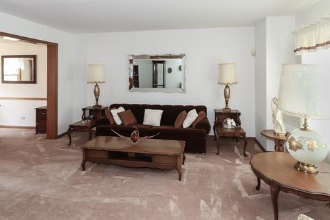 751 Falmore Dr, Bartlett, IL 60103 photo 4