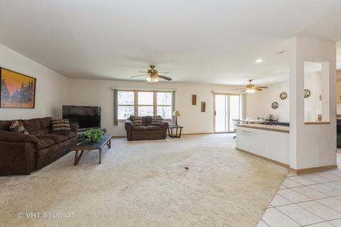 70 79th St, Willowbrook, IL 60527 photo 2