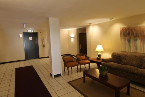 1500 Harbour Dr #2N, Wheeling, IL 60090 photo 2