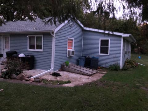 809 W Perry St, Belvidere, IL 61008 photo 2