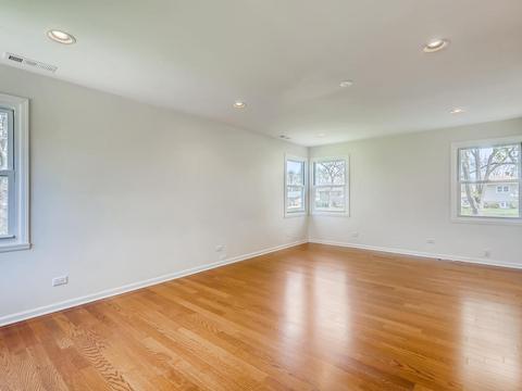 790 Milton Ln, Hoffman Estates, IL 60169 photo 9