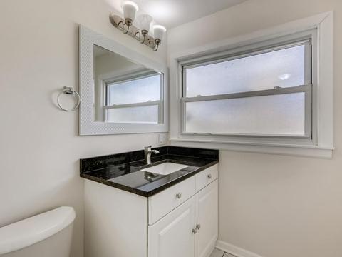790 Milton Ln, Hoffman Estates, IL 60169 photo 16