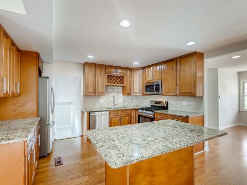 790 Milton Ln, Hoffman Estates, IL 60169 photo 7