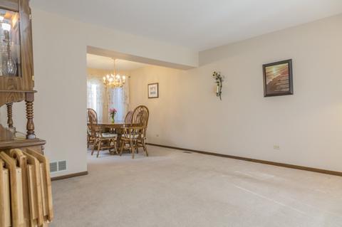 1410 Greenridge Ave, Algonquin, IL 60102 photo 2
