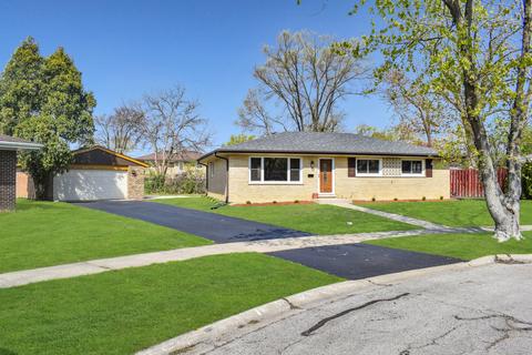 710 N Mavis Ln, Addison, IL 60101 photo 1