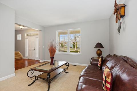 616 Trails End, Elgin, IL 60124 photo 2