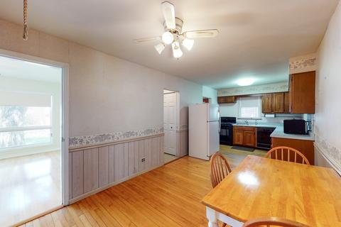 876 Walter Ave, Des Plaines, IL 60016 photo 7