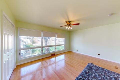 876 Walter Ave, Des Plaines, IL 60016 photo 12