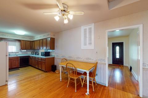 876 Walter Ave, Des Plaines, IL 60016 photo 11