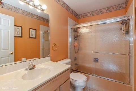 771 Martin Dr, Elgin, IL 60120 photo 11