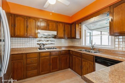 771 Martin Dr, Elgin, IL 60120 photo 4