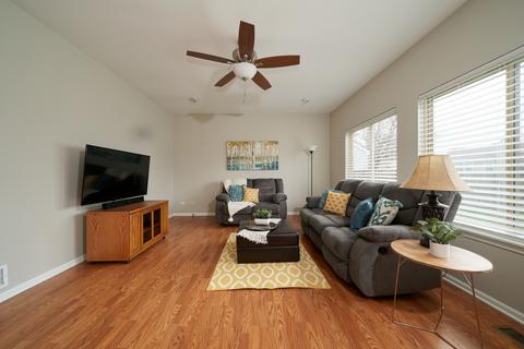 28872 Pilgrims Pass, Lakemoor, IL 60051 photo 14