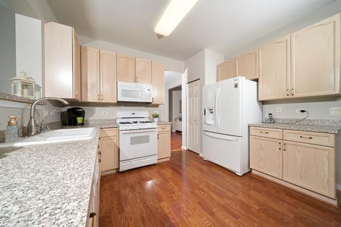 28872 Pilgrims Pass, Lakemoor, IL 60051 photo 9