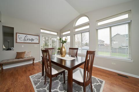 28872 Pilgrims Pass, Lakemoor, IL 60051 photo 16