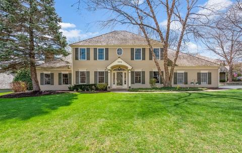 770 Spruce Tree Dr, Cary, IL 60013 photo 1
