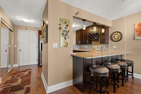111 W Maple St #3003, Chicago, IL 60610 photo 3