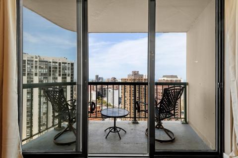 111 W Maple St #3003, Chicago, IL 60610 photo 12