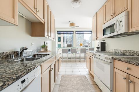 57 E Delaware Pl #2006, Chicago, IL 60611 photo 9
