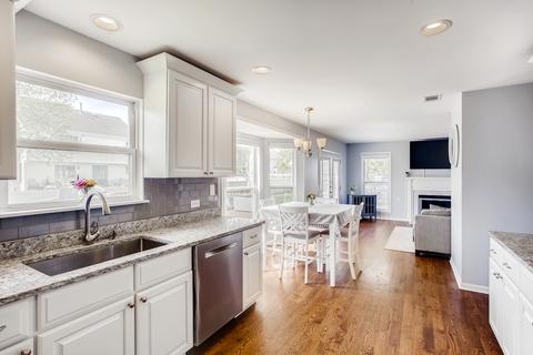 1180 Spring Creek Rd, Elgin, IL 60120 photo 5