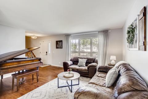 1180 Spring Creek Rd, Elgin, IL 60120 photo 2
