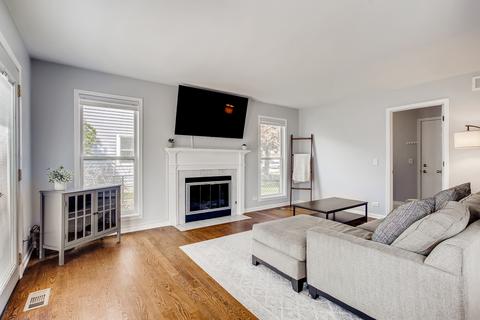 1180 Spring Creek Rd, Elgin, IL 60120 photo 9