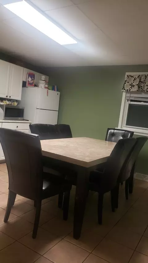 634 Monroe St, Aurora, IL 60505 photo 4